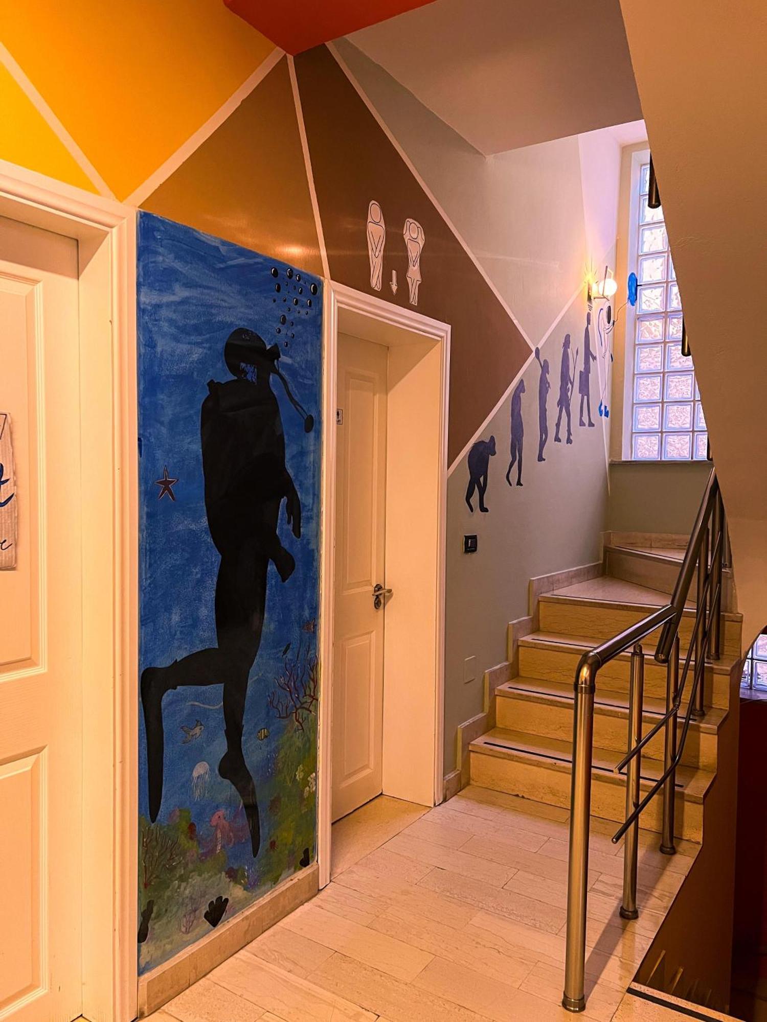 Blue Door Hostel Tirana Esterno foto