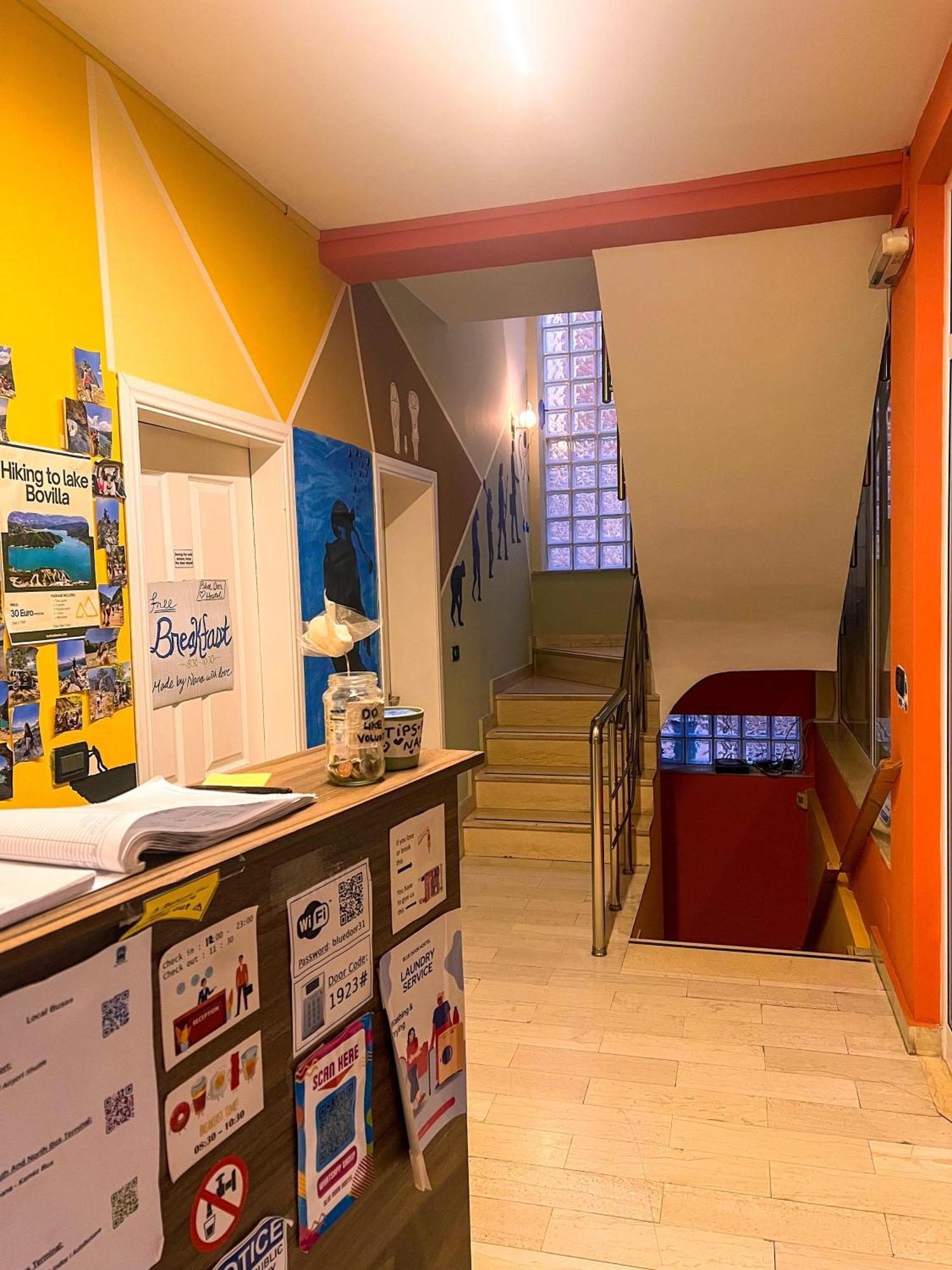 Blue Door Hostel Tirana Esterno foto
